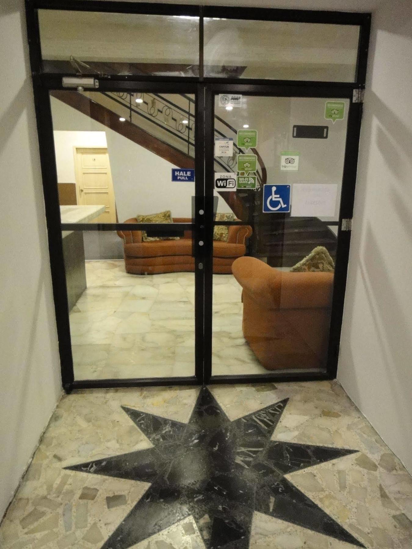 Alston Inn Hotel Quito Zewnętrze zdjęcie