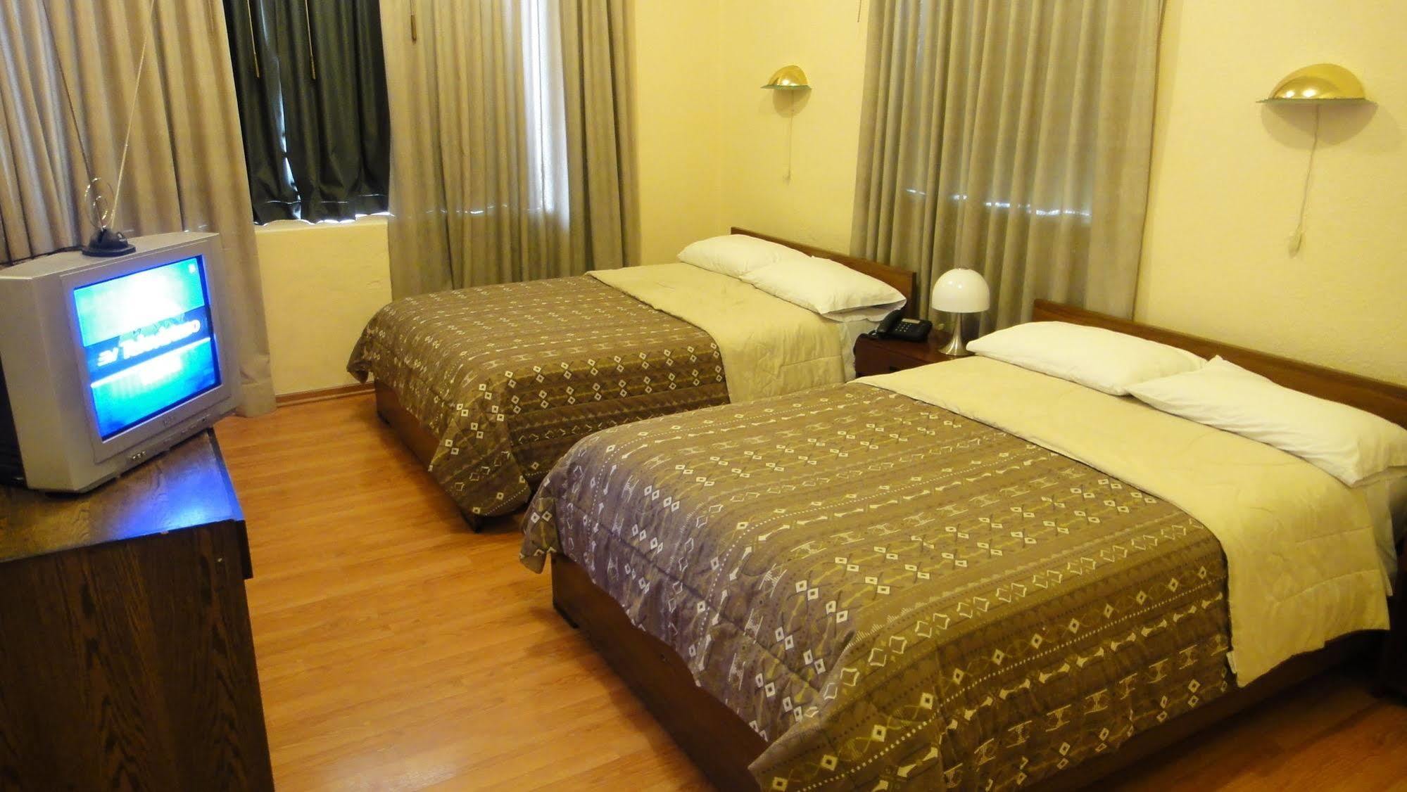 Alston Inn Hotel Quito Zewnętrze zdjęcie